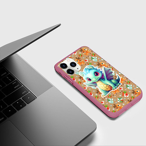 Чехол iPhone 11 Pro матовый Маленький синий дракон на фоне оленей / 3D-Малиновый – фото 3