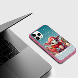 Чехол iPhone 11 Pro матовый Малыш милый дракон 2024 года, цвет: 3D-малиновый — фото 2