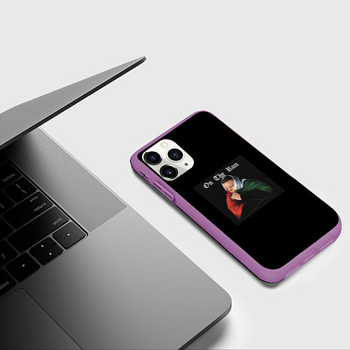 Чехол iPhone 11 Pro матовый Alblak 52 - On the run / 3D-Фиолетовый – фото 3