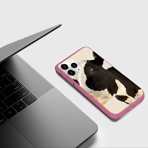 Чехол iPhone 11 Pro матовый Настоящая корова / 3D-Малиновый – фото 3