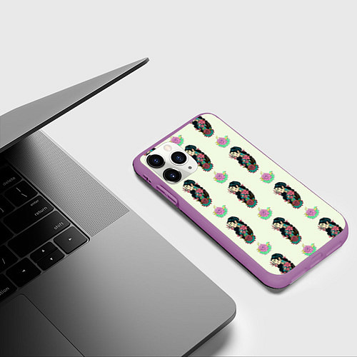 Чехол iPhone 11 Pro матовый Девушка и цветок / 3D-Фиолетовый – фото 3