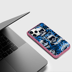 Чехол iPhone 11 Pro матовый Белые зубы и синие линии, цвет: 3D-малиновый — фото 2