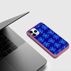 Чехол iPhone 11 Pro матовый Узоры гжель на синем фоне, цвет: 3D-малиновый — фото 2
