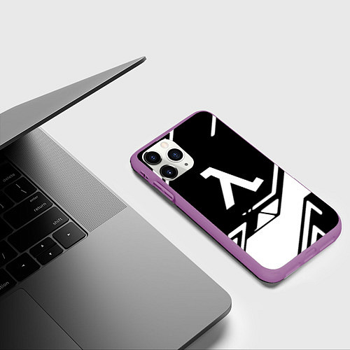 Чехол iPhone 11 Pro матовый Half life текстура геометрия / 3D-Фиолетовый – фото 3