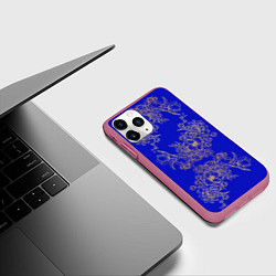 Чехол iPhone 11 Pro матовый Узоры на синем, цвет: 3D-малиновый — фото 2