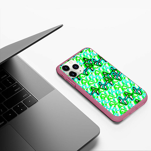 Чехол iPhone 11 Pro матовый Зелёный узор и бело-чёрная обводка / 3D-Малиновый – фото 3