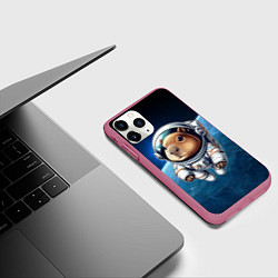 Чехол iPhone 11 Pro матовый Кроха капибара в космическом скафандре, цвет: 3D-малиновый — фото 2