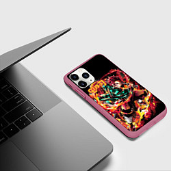 Чехол iPhone 11 Pro матовый Тандзиро - Клинок, рассекающий демонов, цвет: 3D-малиновый — фото 2