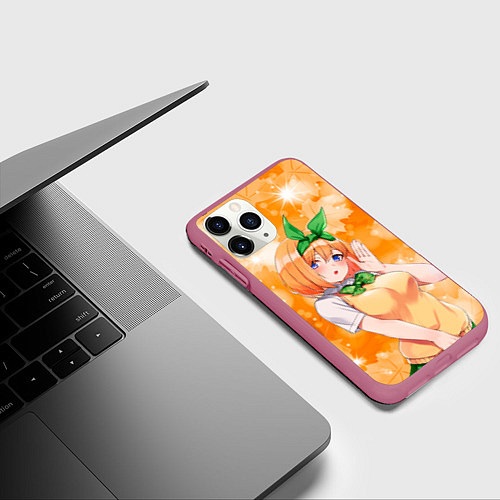 Чехол iPhone 11 Pro матовый Ёцуба Накано из Пяти невест / 3D-Малиновый – фото 3