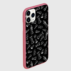 Чехол iPhone 11 Pro матовый Много шахматных фигур на черном паттерне, цвет: 3D-малиновый — фото 2