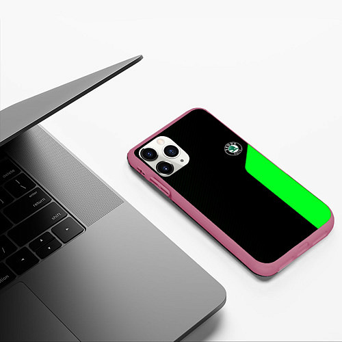 Чехол iPhone 11 Pro матовый Skoda pattern sport green / 3D-Малиновый – фото 3