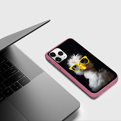 Чехол iPhone 11 Pro матовый Белый гусь в желтых очках на черном фоне / 3D-Малиновый – фото 3
