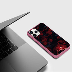 Чехол iPhone 11 Pro матовый Черепа и алые розы, цвет: 3D-малиновый — фото 2