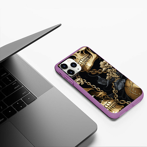 Чехол iPhone 11 Pro матовый Золотые черепа с цепями / 3D-Фиолетовый – фото 3