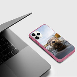 Чехол iPhone 11 Pro матовый Выдра смотрит из воды, цвет: 3D-малиновый — фото 2
