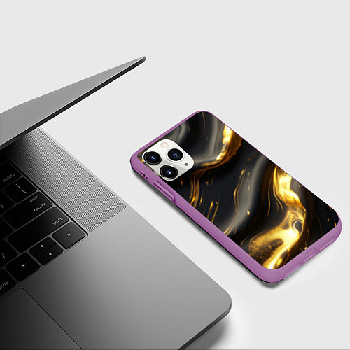 Чехол iPhone 11 Pro матовый Черно-золотая волнистая текстура / 3D-Фиолетовый – фото 3