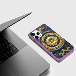 Чехол iPhone 11 Pro матовый Объемные золотые классические узоры, цвет: 3D-фиолетовый — фото 2