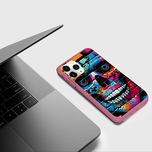 Чехол iPhone 11 Pro матовый Crazy color skull - graffiti / 3D-Малиновый – фото 3