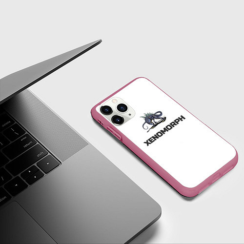 Чехол iPhone 11 Pro матовый Чужой xenomorph / 3D-Малиновый – фото 3