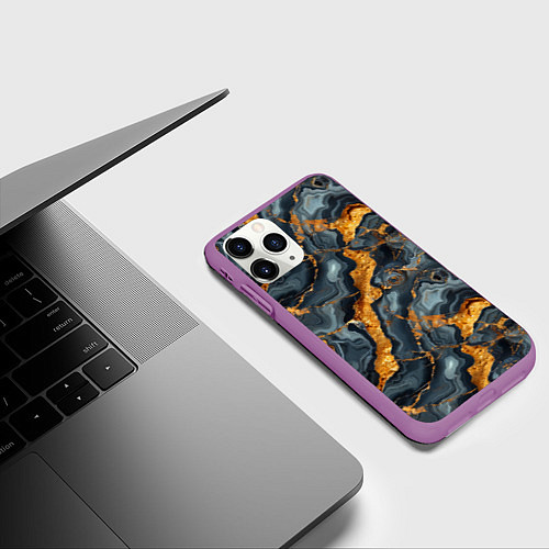 Чехол iPhone 11 Pro матовый Золотой мрамор / 3D-Фиолетовый – фото 3