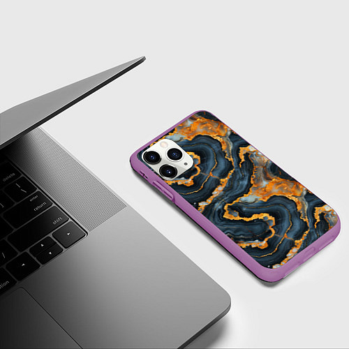 Чехол iPhone 11 Pro матовый Золотистый мрамор / 3D-Фиолетовый – фото 3