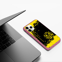Чехол iPhone 11 Pro матовый Трафальгар Д Ватер Ло прозвище пират, цвет: 3D-малиновый — фото 2