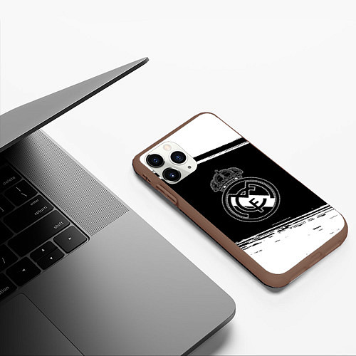 Чехол iPhone 11 Pro матовый Реал мадрид белое лого / 3D-Коричневый – фото 3