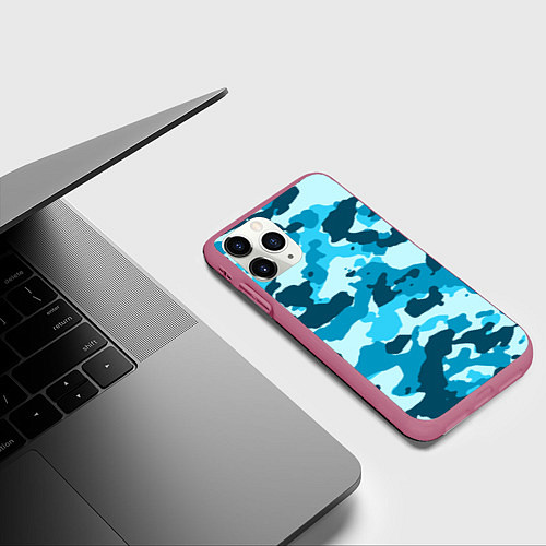 Чехол iPhone 11 Pro матовый Военная текстура камуфляжа / 3D-Малиновый – фото 3