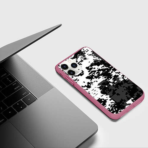 Чехол iPhone 11 Pro матовый Камуфляжные пиксели чёрно белый / 3D-Малиновый – фото 3