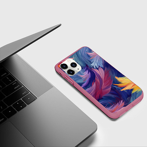Чехол iPhone 11 Pro матовый Радужные перья / 3D-Малиновый – фото 3