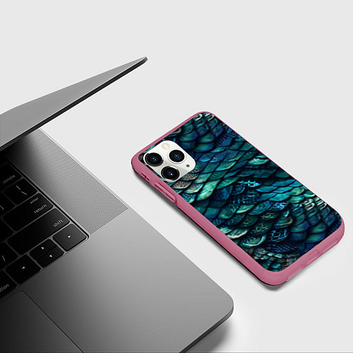 Чехол iPhone 11 Pro матовый Перламутровая змеиная кожа / 3D-Малиновый – фото 3