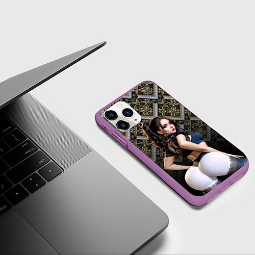 Чехол iPhone 11 Pro матовый Сексуальная девушка в белом обтягивающем белье / 3D-Фиолетовый – фото 3