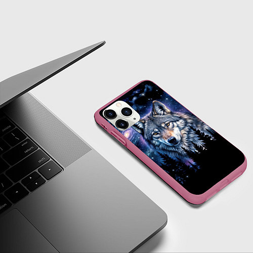 Чехол iPhone 11 Pro матовый Волк и черный лес - звездная ночь - галактика / 3D-Малиновый – фото 3