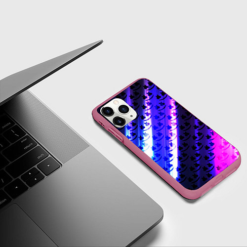Чехол iPhone 11 Pro матовый Marshmello неоновый паттерн / 3D-Малиновый – фото 3