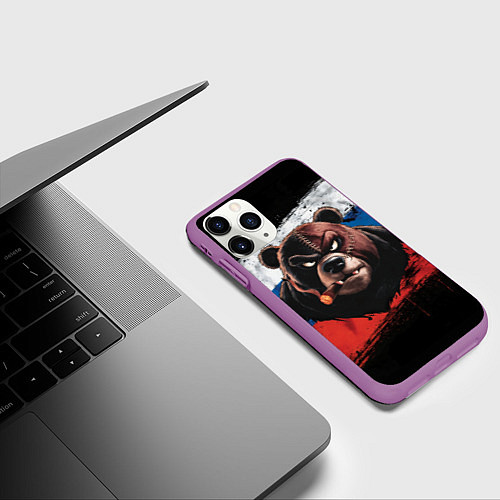 Чехол iPhone 11 Pro матовый Медведь на фоне российского флага / 3D-Фиолетовый – фото 3