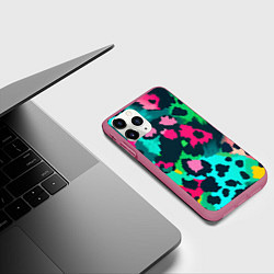 Чехол iPhone 11 Pro матовый Кислотный зеленый леопардовый камуфляж, цвет: 3D-малиновый — фото 2