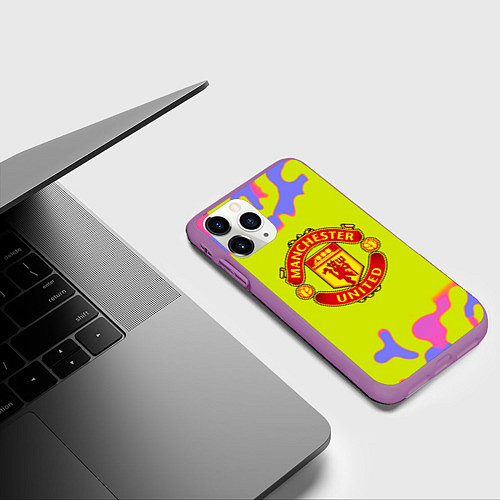 Чехол iPhone 11 Pro матовый Манчестер Юнайтед камуфляж / 3D-Фиолетовый – фото 3