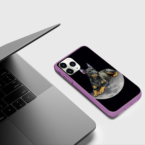 Чехол iPhone 11 Pro матовый Доберман и луна / 3D-Фиолетовый – фото 3