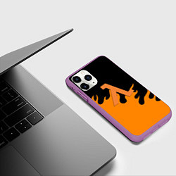 Чехол iPhone 11 Pro матовый Half life orange fire, цвет: 3D-фиолетовый — фото 2