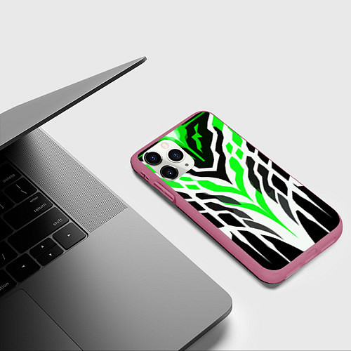Чехол iPhone 11 Pro матовый Агрессивные зелёно-белые полосы на чёрном фоне / 3D-Малиновый – фото 3