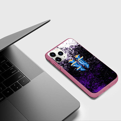 Чехол iPhone 11 Pro матовый Starcraft брызги красок / 3D-Малиновый – фото 3