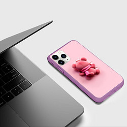 Чехол iPhone 11 Pro матовый Розовый плюшевый мишка со спины в разломе стены, цвет: 3D-фиолетовый — фото 2