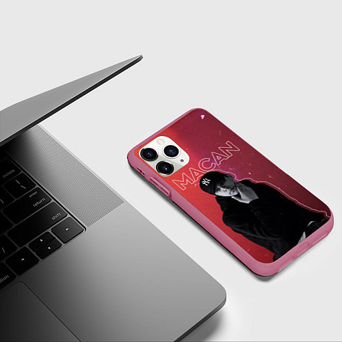 Чехол iPhone 11 Pro матовый Макан - певец / 3D-Малиновый – фото 3