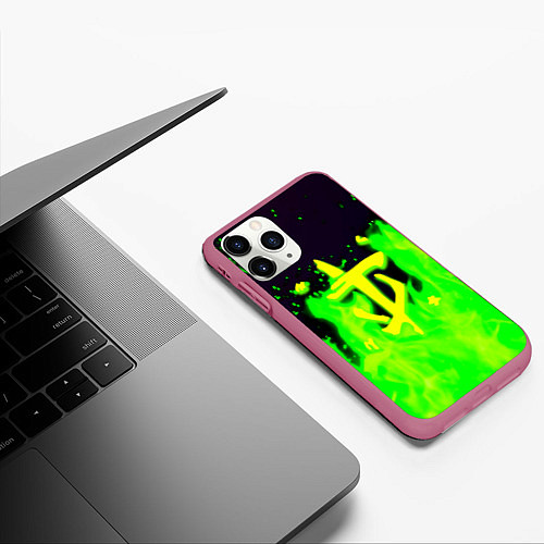 Чехол iPhone 11 Pro матовый Doom кислотный огонь лого / 3D-Малиновый – фото 3