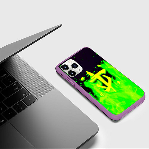 Чехол iPhone 11 Pro матовый Doom кислотный огонь лого / 3D-Фиолетовый – фото 3