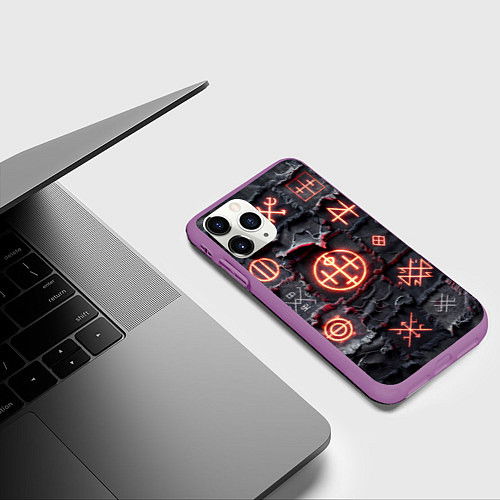 Чехол iPhone 11 Pro матовый Символы викингов на пэчворк дениме / 3D-Фиолетовый – фото 3