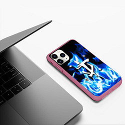 Чехол iPhone 11 Pro матовый Doom fire logo steel, цвет: 3D-малиновый — фото 2