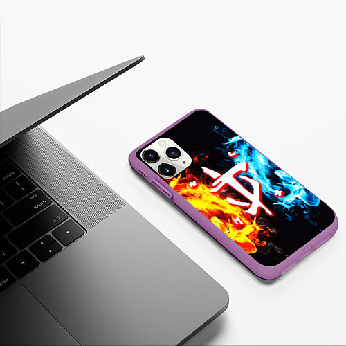 Чехол iPhone 11 Pro матовый Doom битва огонь / 3D-Фиолетовый – фото 3