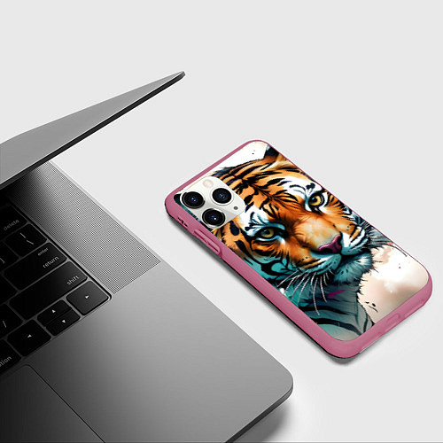 Чехол iPhone 11 Pro матовый Серьезный тигр / 3D-Малиновый – фото 3
