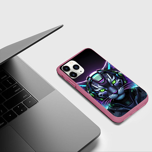 Чехол iPhone 11 Pro матовый Неоновый кибертигр / 3D-Малиновый – фото 3